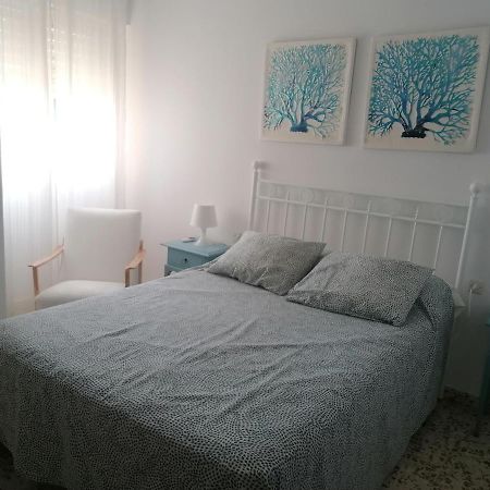 Piso Familiar Con Piscina Y Aparcamiento En Torre Del Mar - Edificio Ronda I Apartment Luaran gambar
