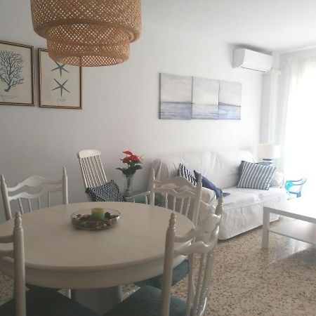 Piso Familiar Con Piscina Y Aparcamiento En Torre Del Mar - Edificio Ronda I Apartment Luaran gambar