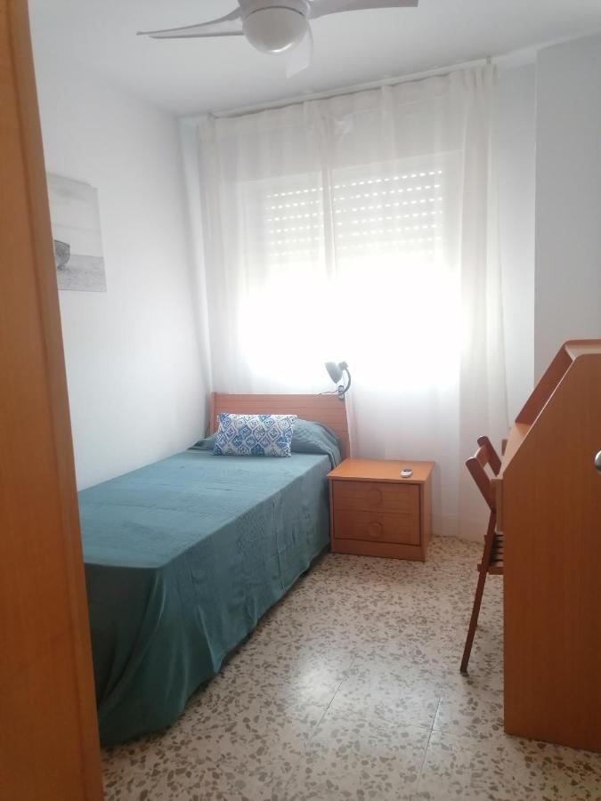 Piso Familiar Con Piscina Y Aparcamiento En Torre Del Mar - Edificio Ronda I Apartment Luaran gambar